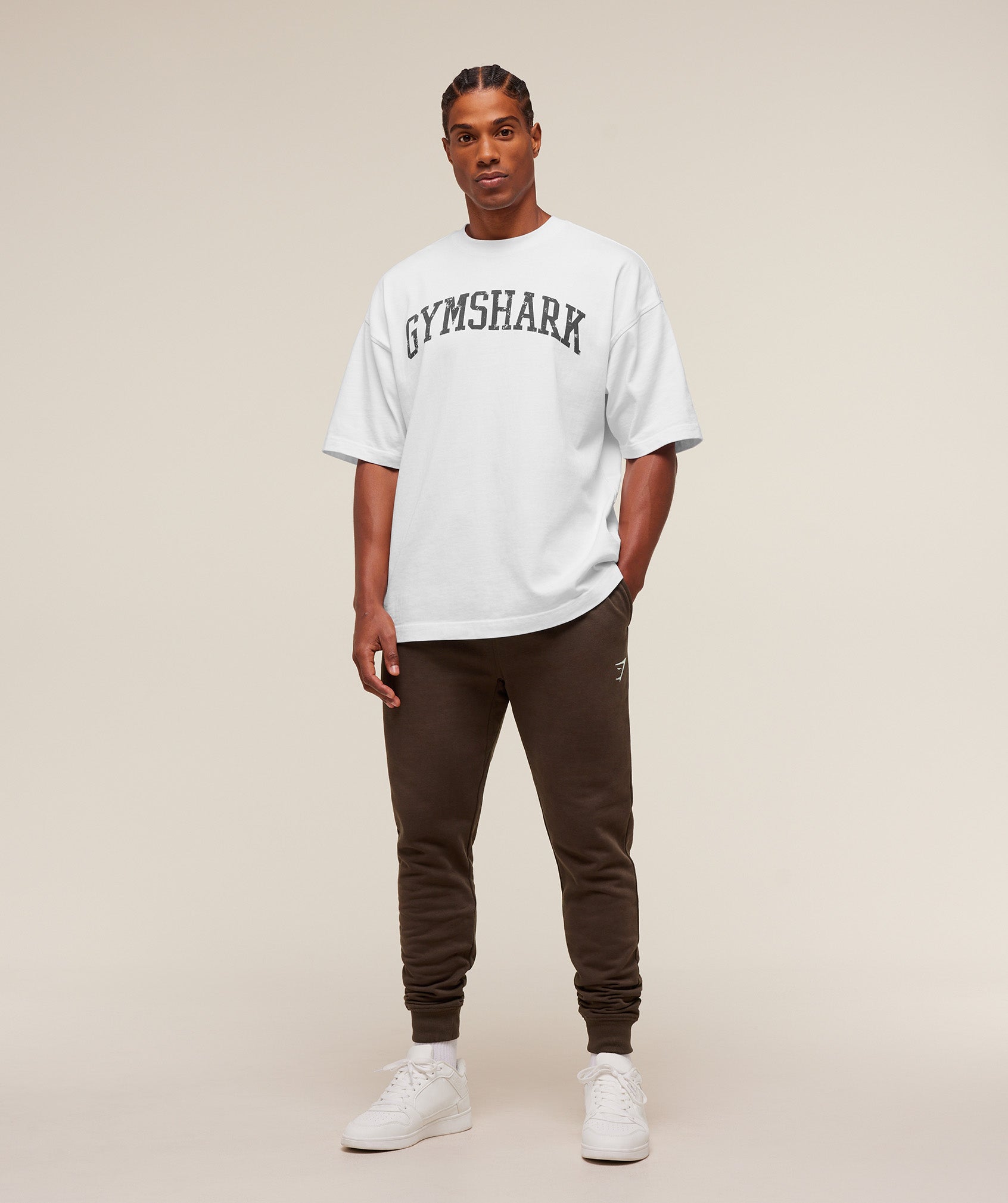 Gymshark Crest Joggers - Archive Brown