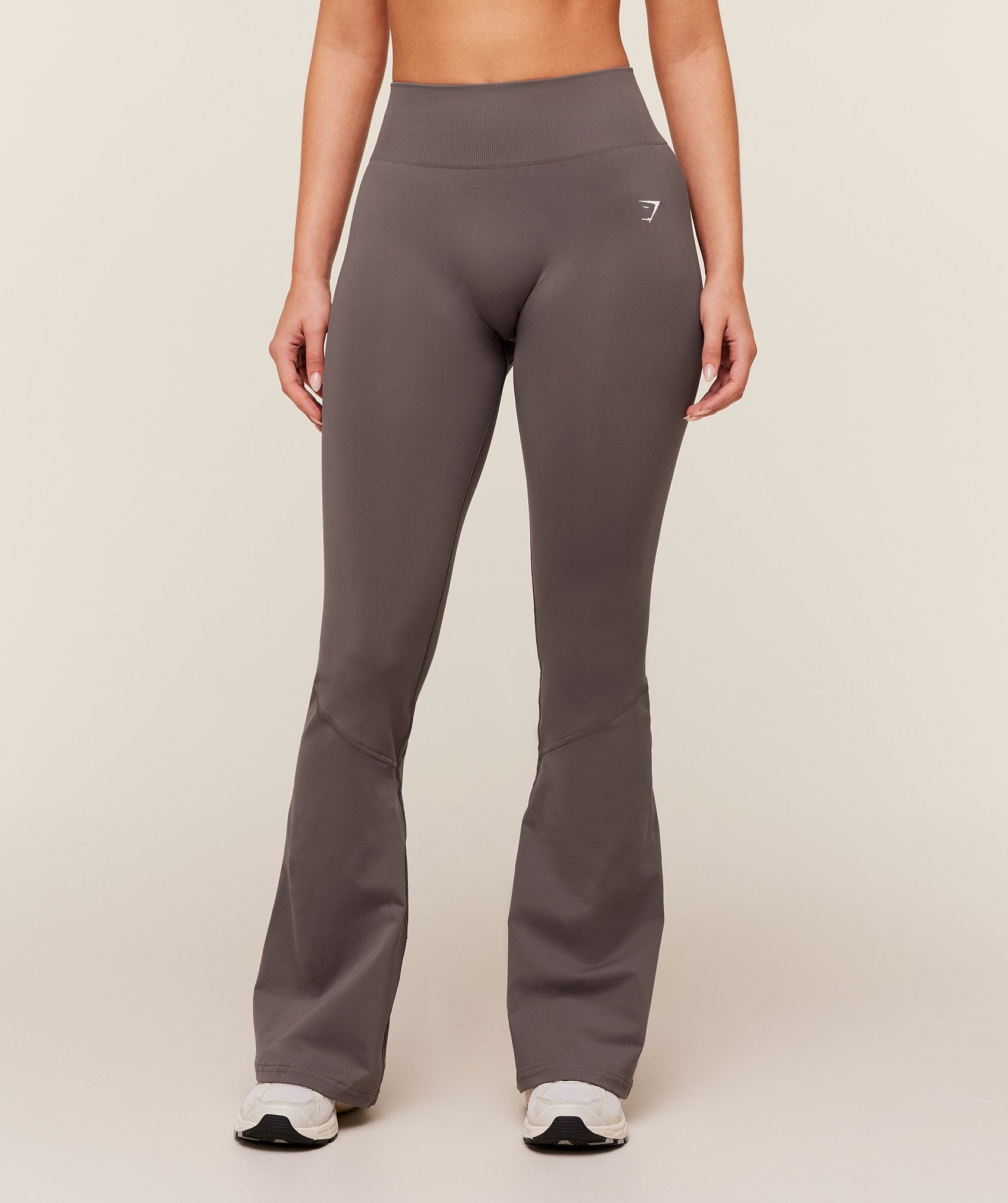 Gymshark Everyday Seamless Flared Legging 2.0 - Cool Brown