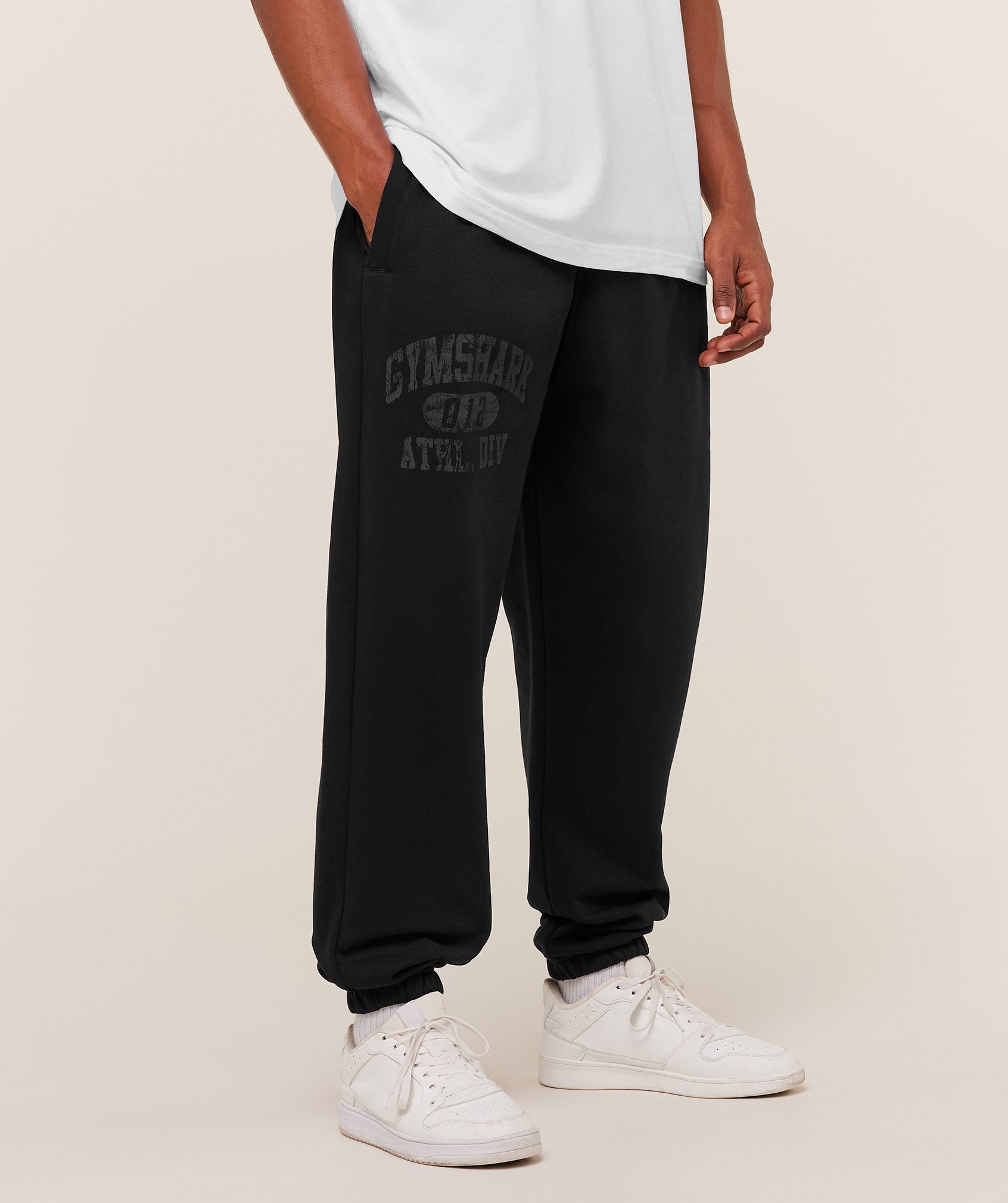 Gymshark Athletic Division Graphic Jogger - GS Black