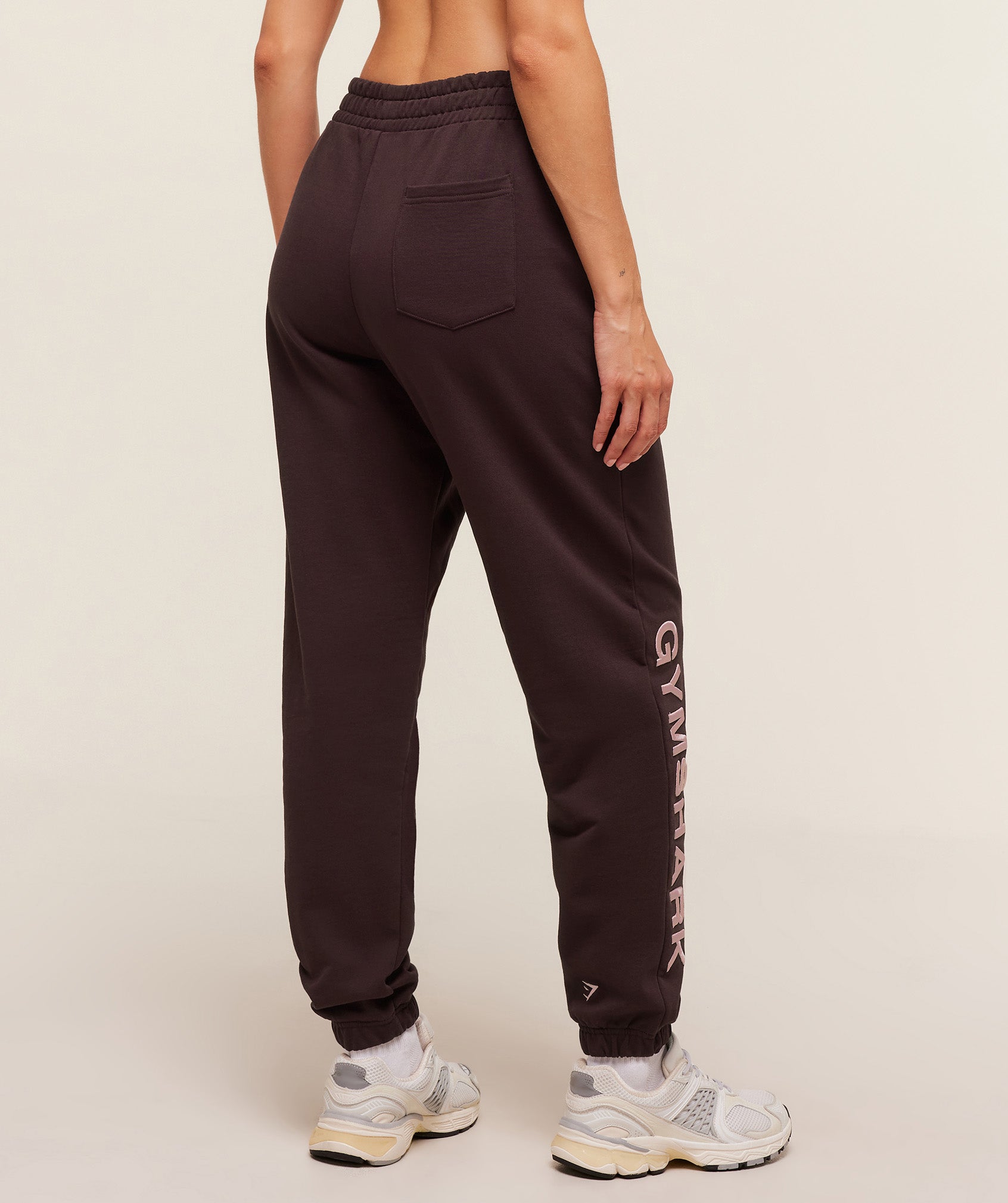 Gymshark Embroidered Logo Joggers - Cherry Purple