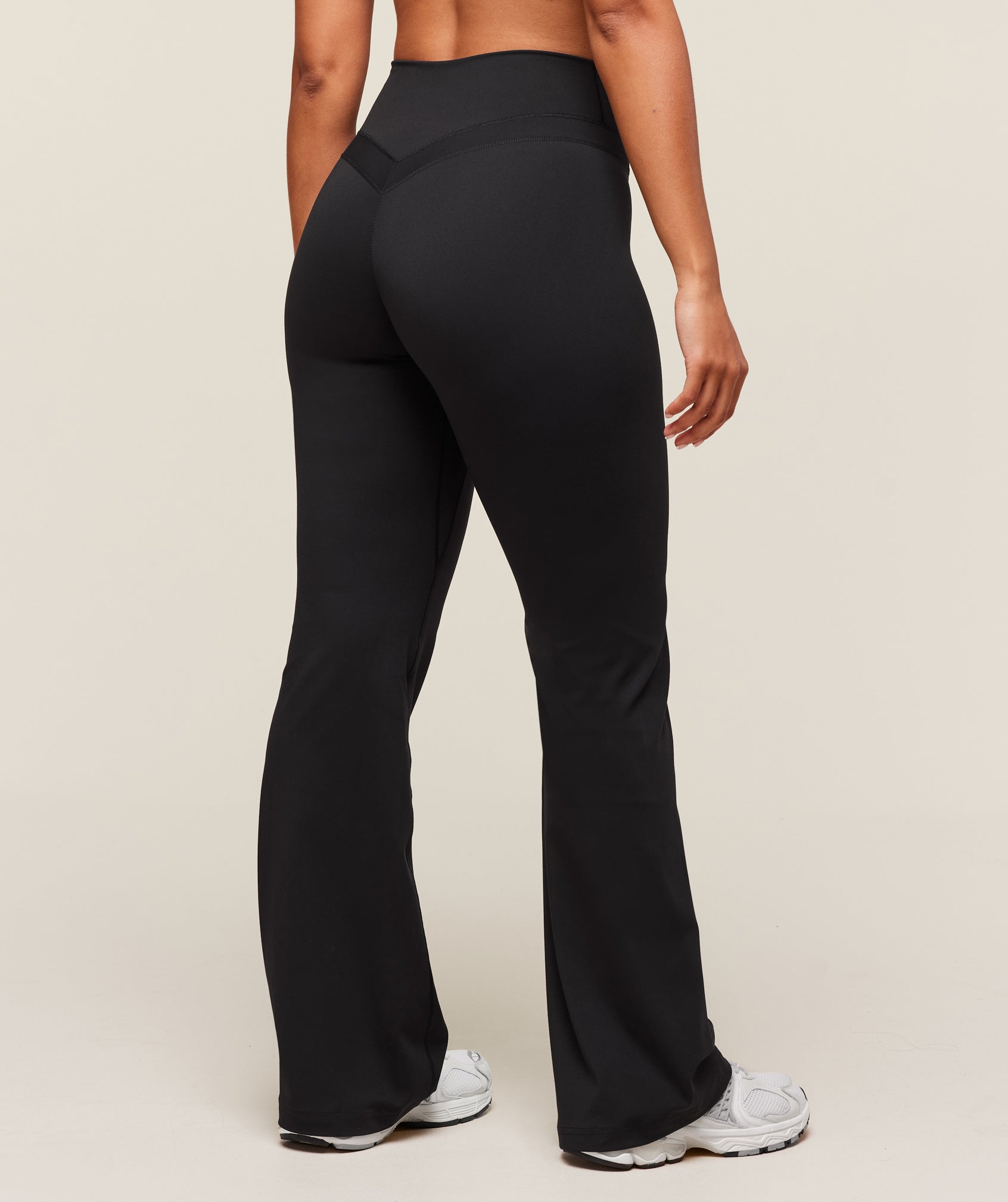 Gymshark Whitney Flared Leggings Short - Black