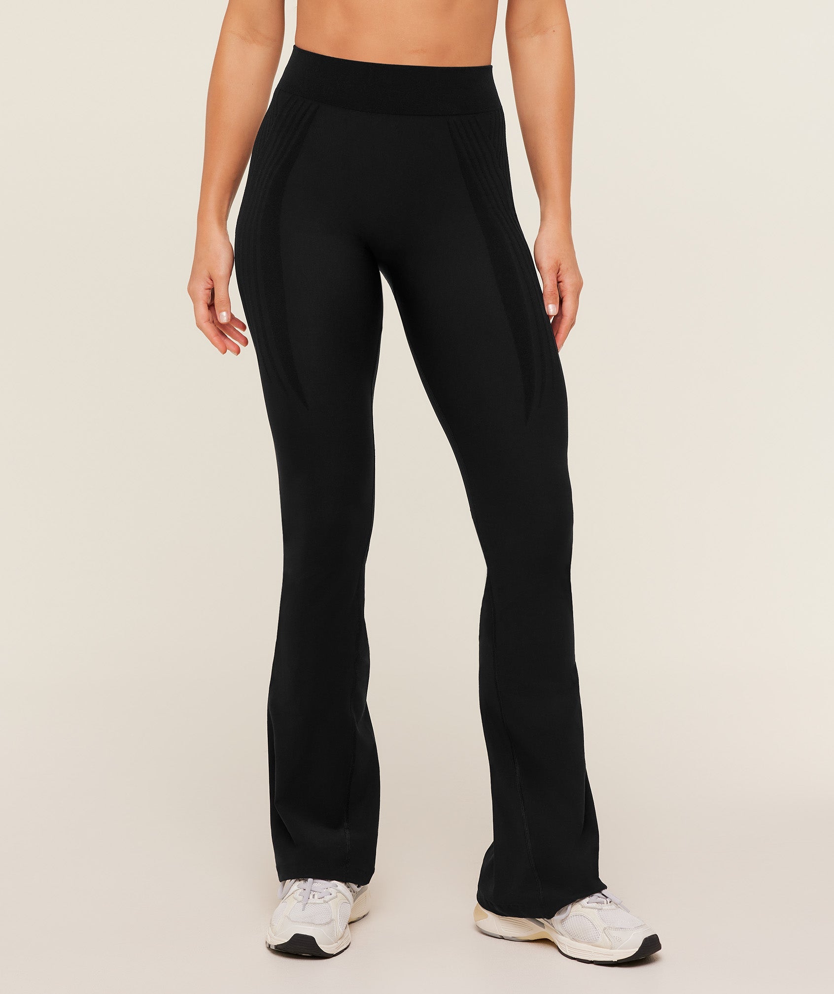 Gymshark Luxe Flared Legging - GS Black