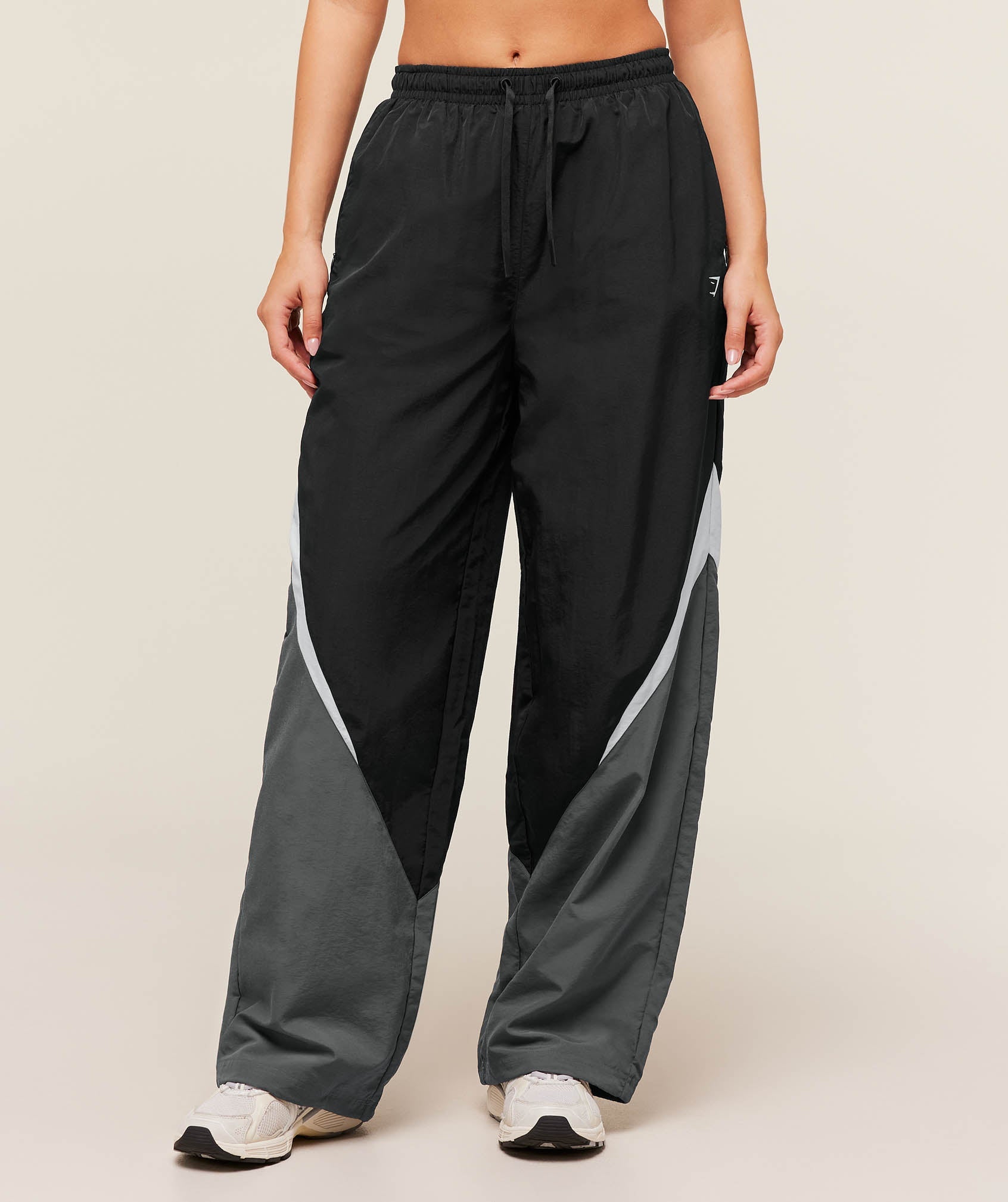 Gymshark Contrast Track Pant - Black/Graphite Grey/Oat White