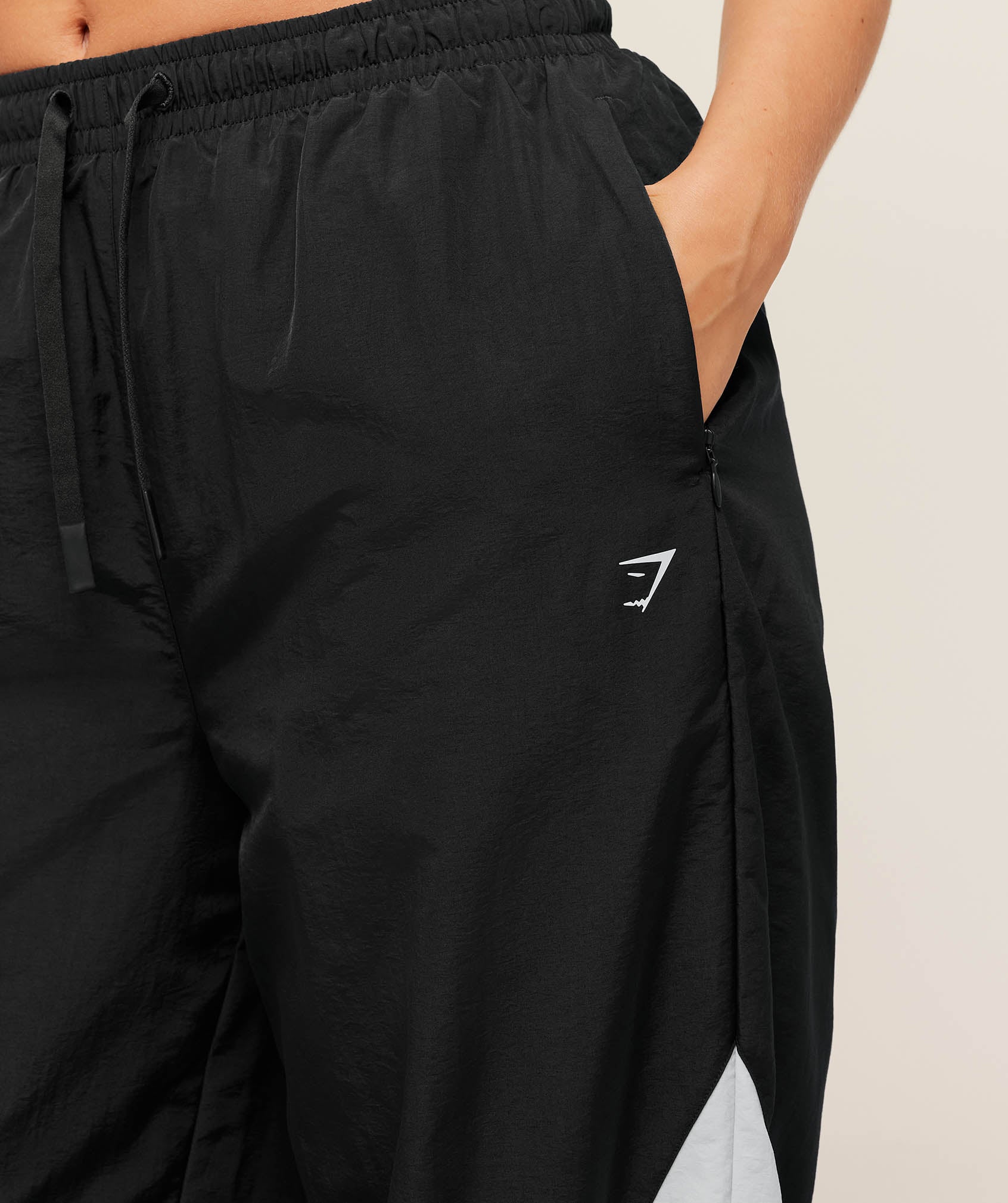 Gymshark Contrast Track Pant - Black/Graphite Grey/Oat White