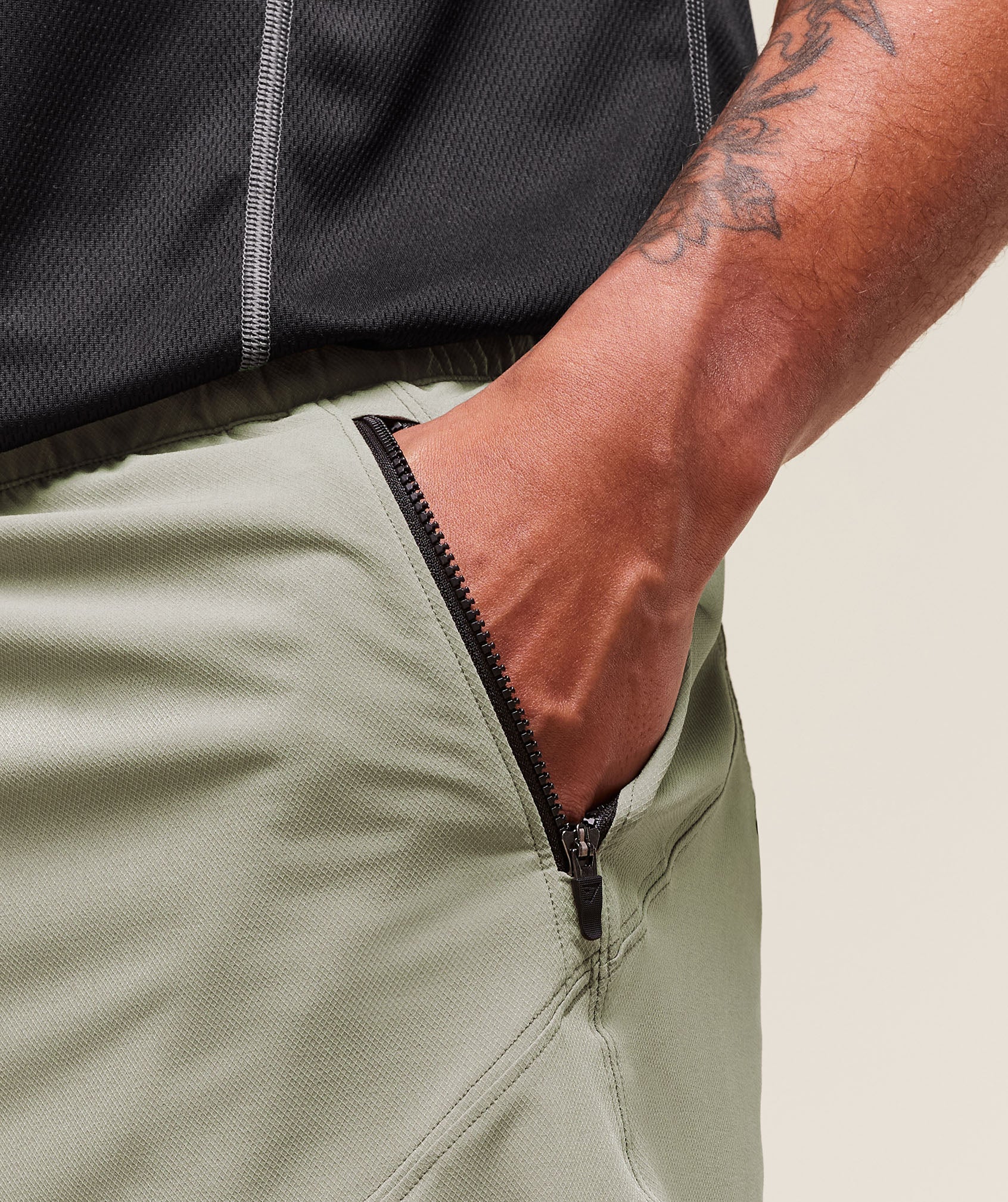 Gymshark Tactical 6" Short - Chalk Green