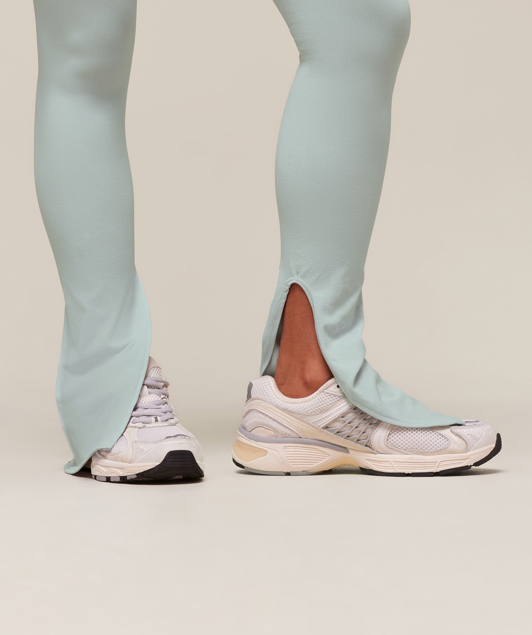 Gymshark everywear Warp Knit Flare Leggings - Frost Blue