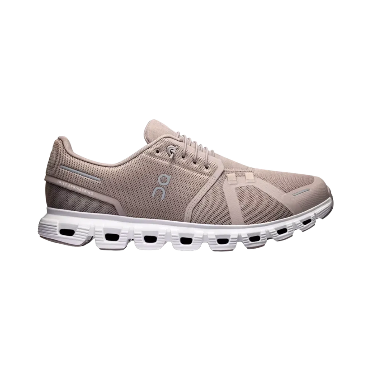 On Running Cloud 6 Fog | White