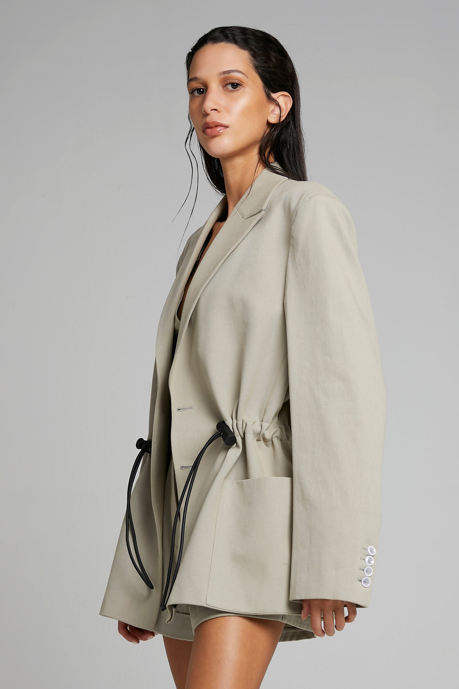 OVERSIZED TWILL BLAZER W/ DRAWSTRING