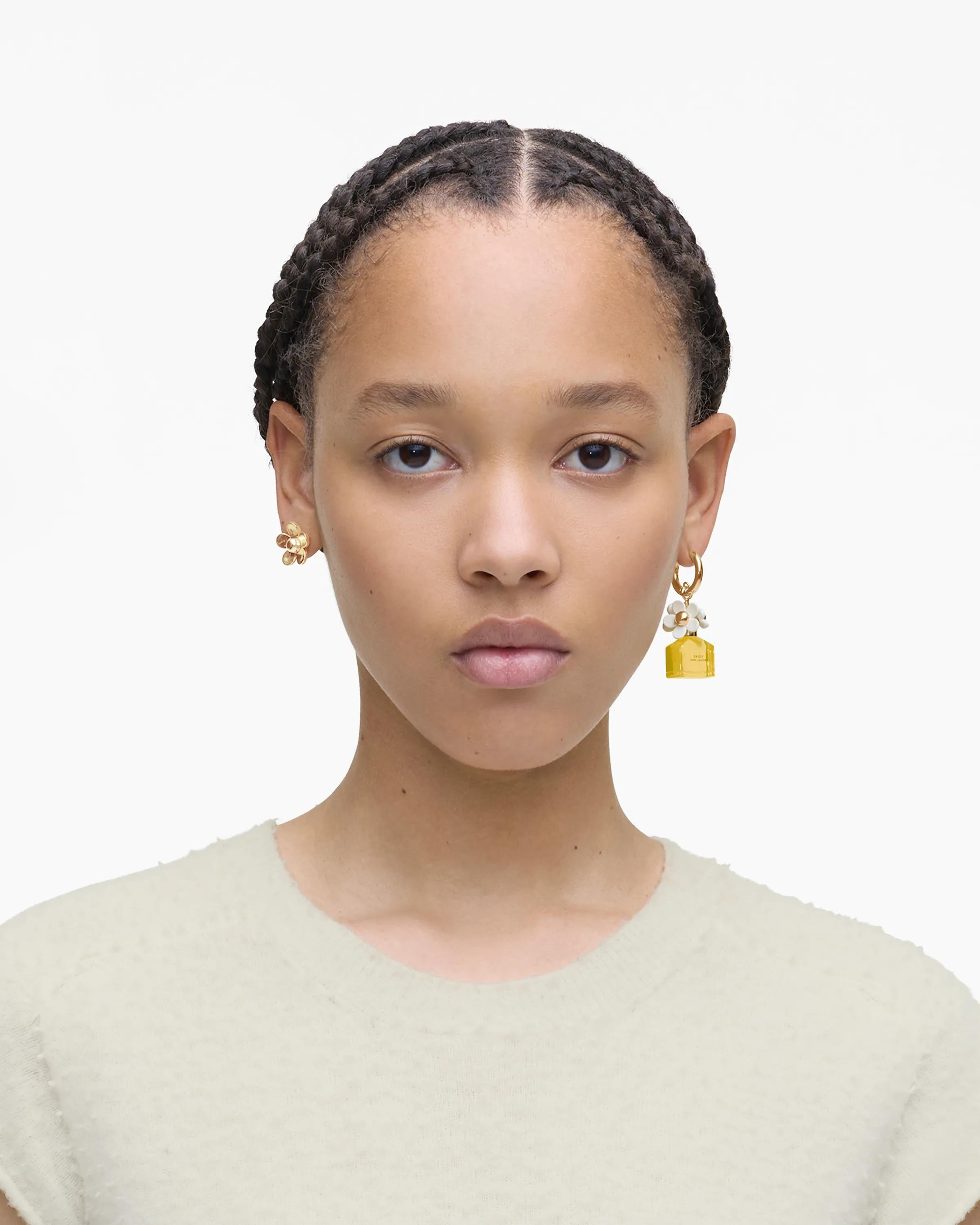 Mini Icon Daisy Earrings