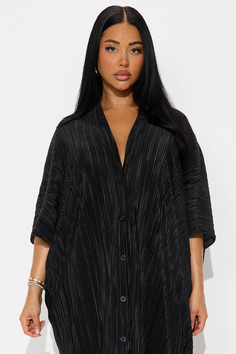 Isa Plisse Maxi Dress - Black