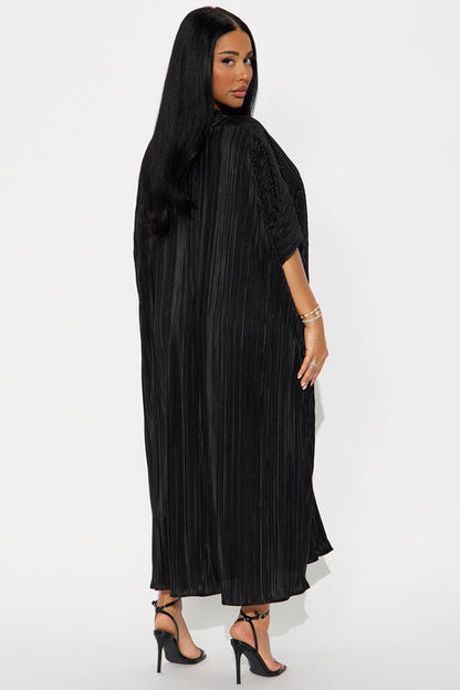 Isa Plisse Maxi Dress - Black