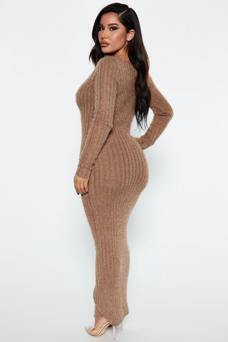 Farrah Fuzzy Sweater Maxi Dress - Mocha