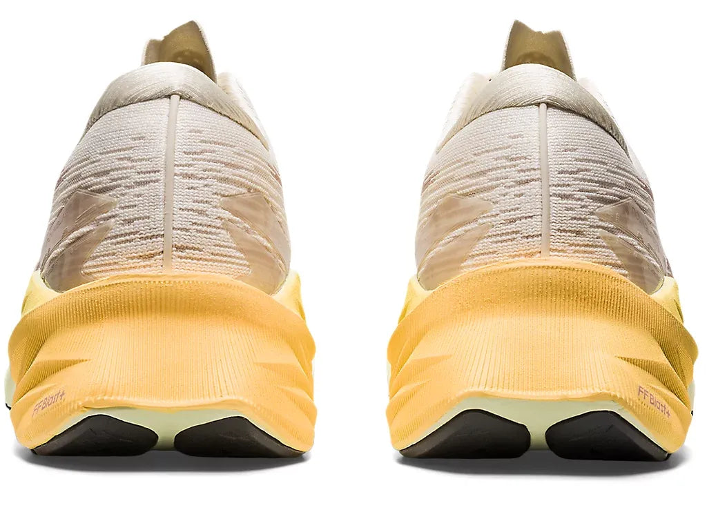 Asics Novablast 3 Cream/Fawn