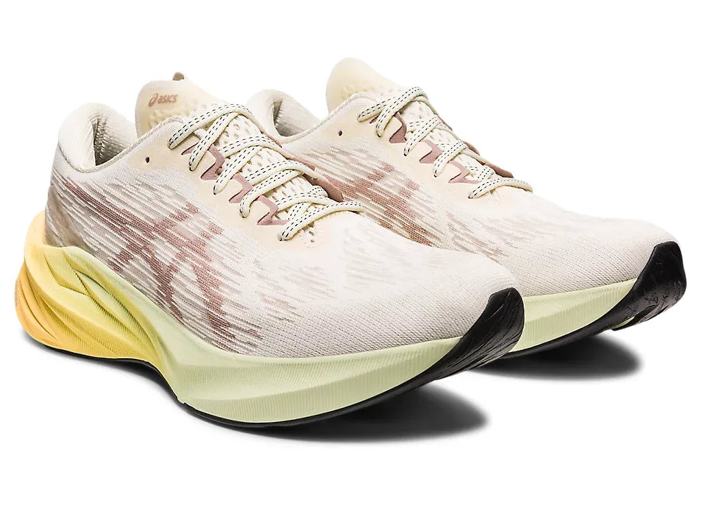 Asics Novablast 3 Cream/Fawn