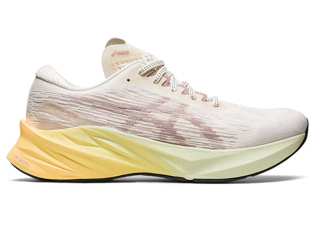 Asics Novablast 3 Cream/Fawn