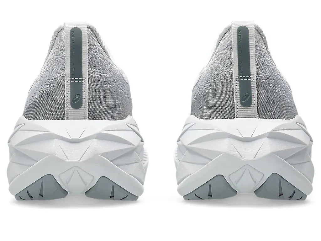 Asics Novablast 4 Concrete/Steel Grey