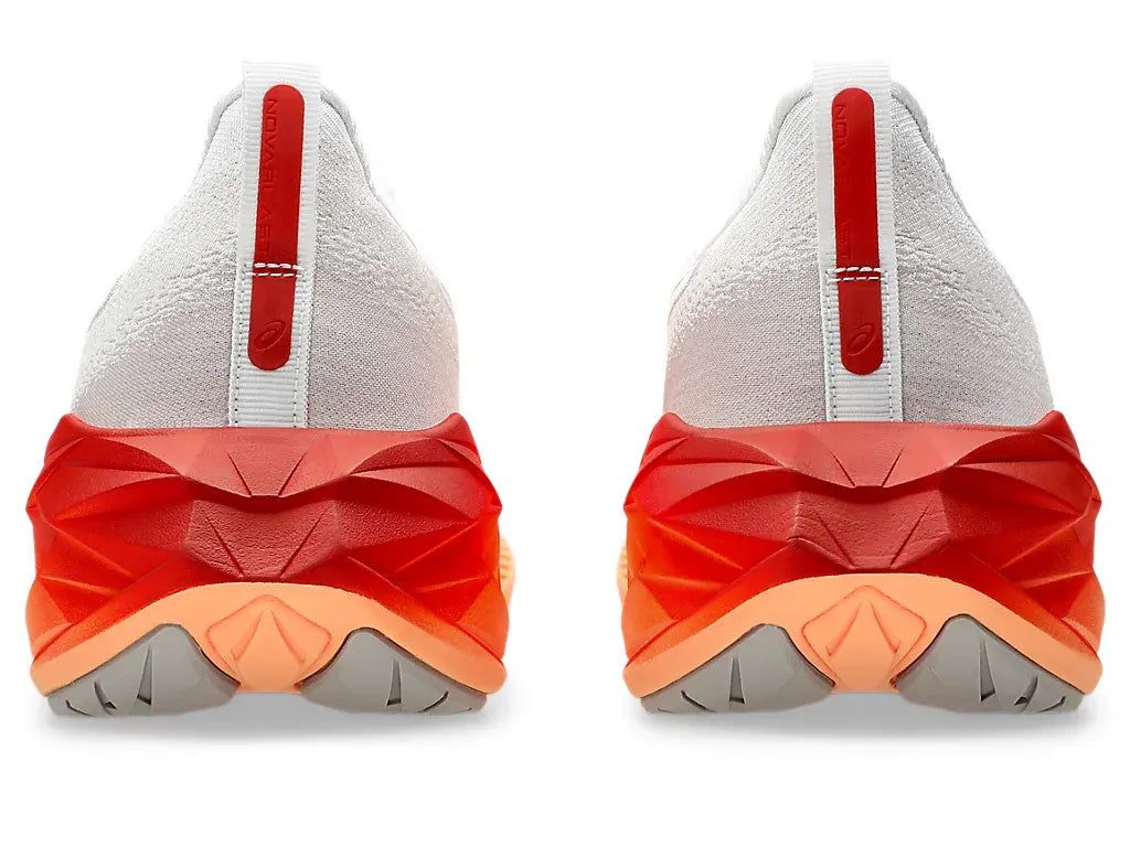 Asics Novablast 4 White/Moonrock