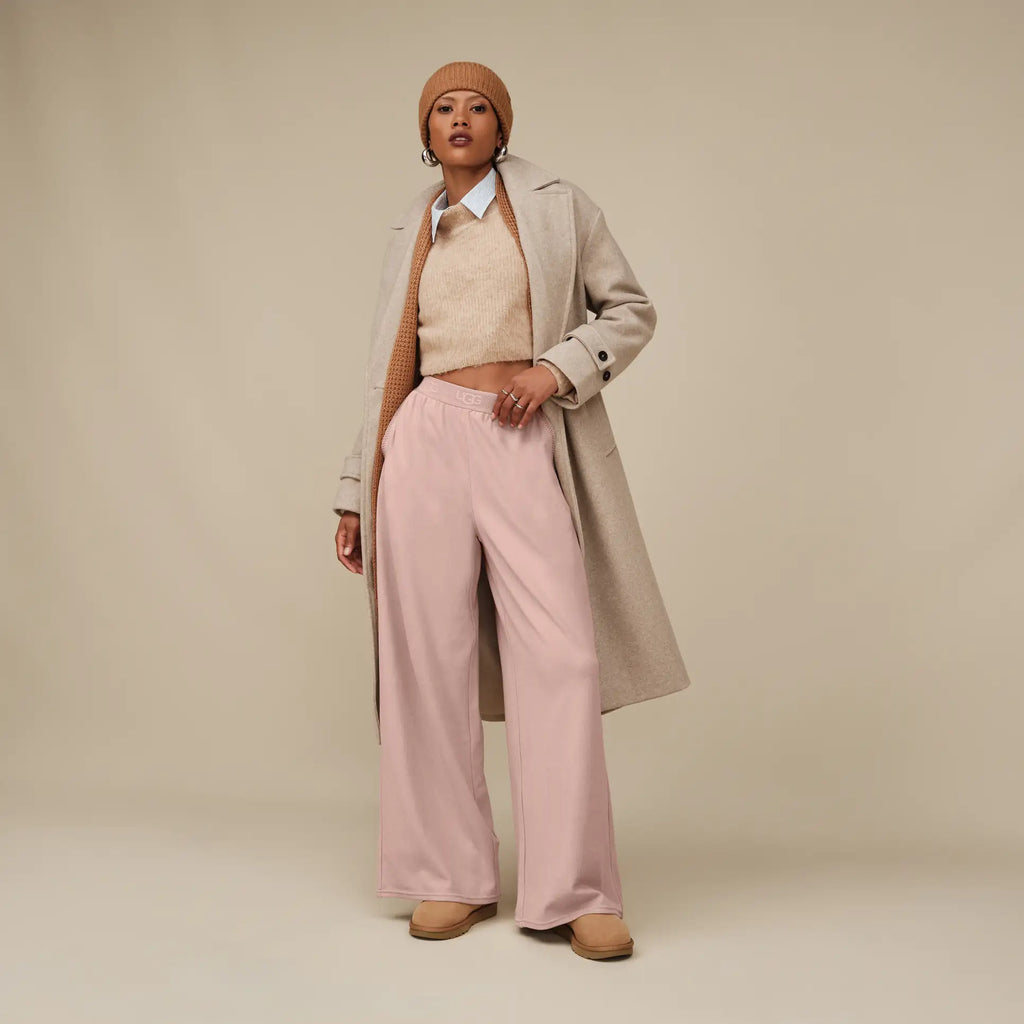 UGG Classic Mini II Boot – 17mm Twinface Sheepskin, Water-Repellent, Sustainable EVA Outsole