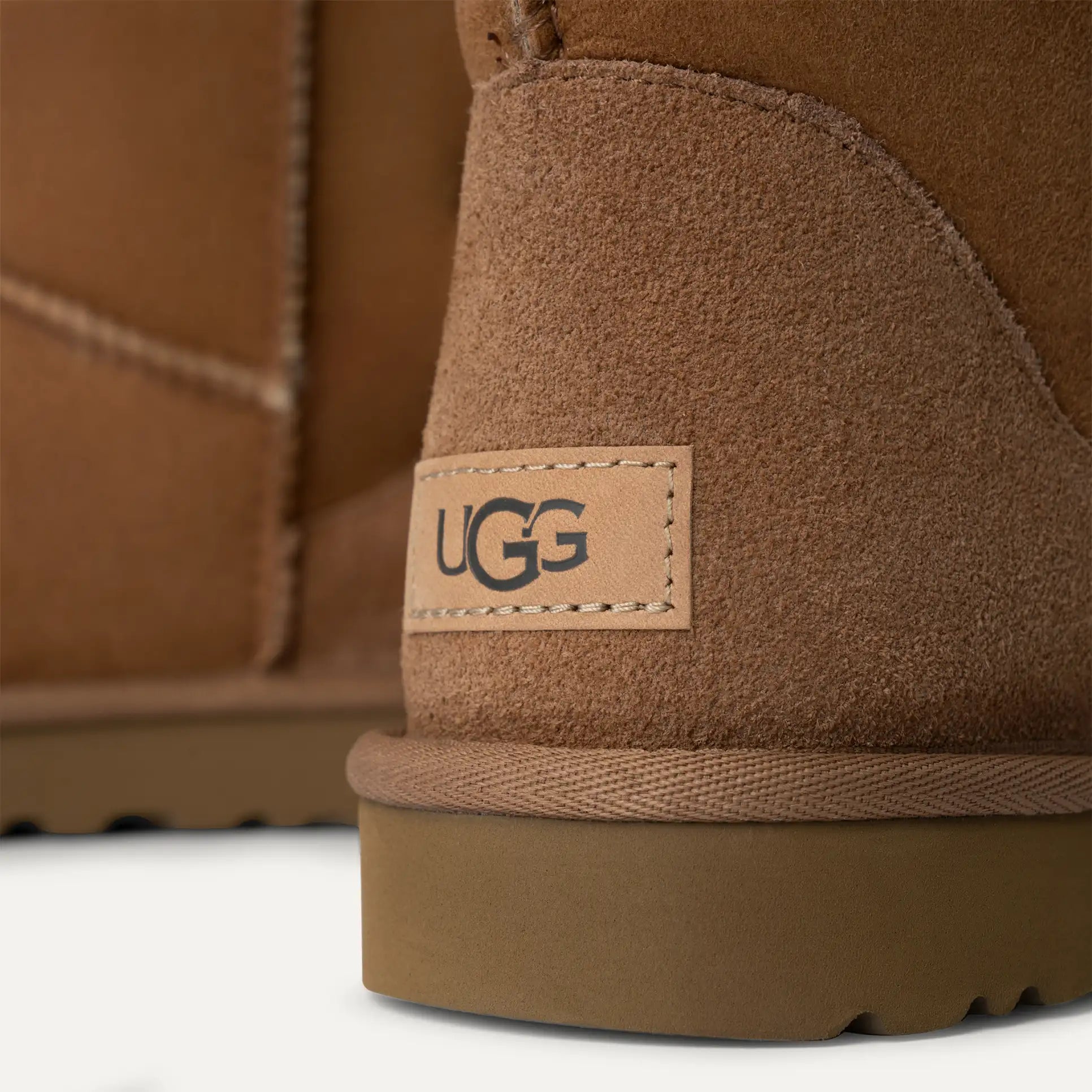 UGG Classic Boot – Twinface Sheepskin, 8" Shaft, Water Repellent, Sustainable Outsole