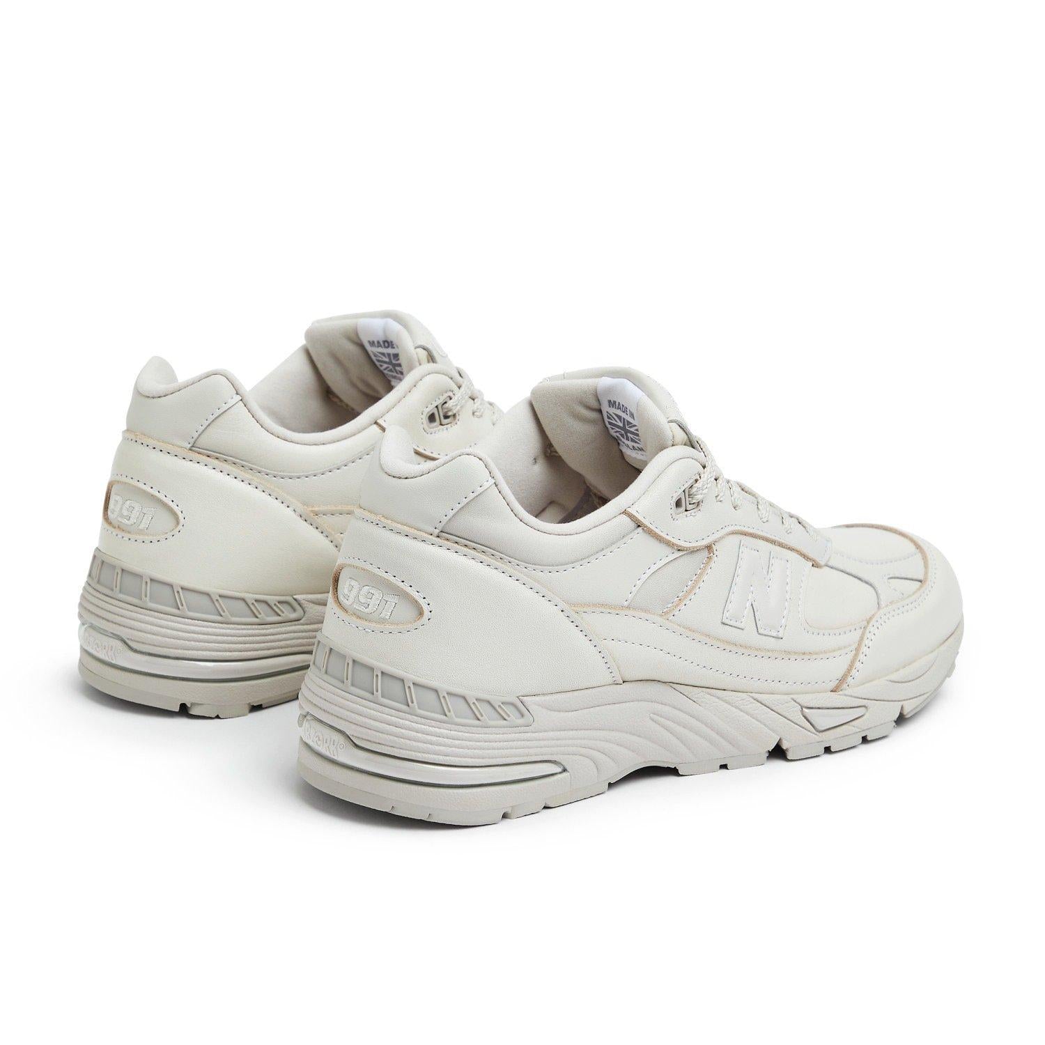 991 V1 Trainers