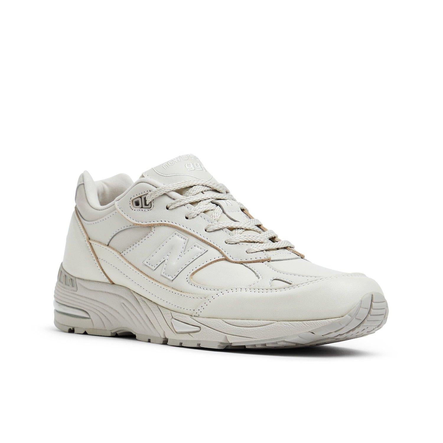 991 V1 Trainers