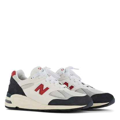 990v2 Shoes