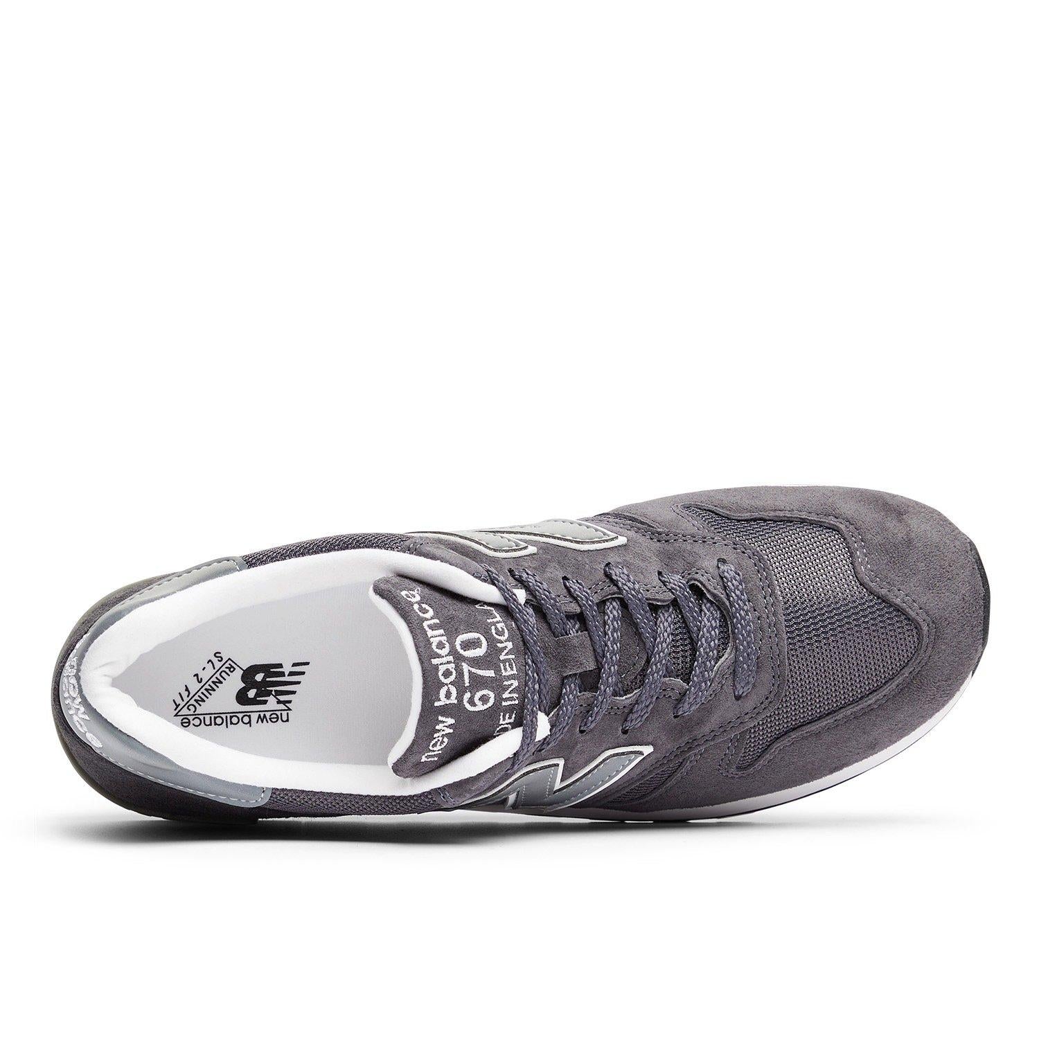 S122 M670 Trainers
