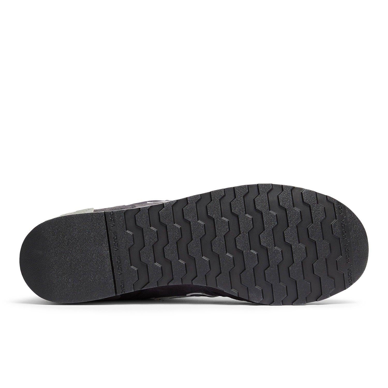 S122 M670 Trainers