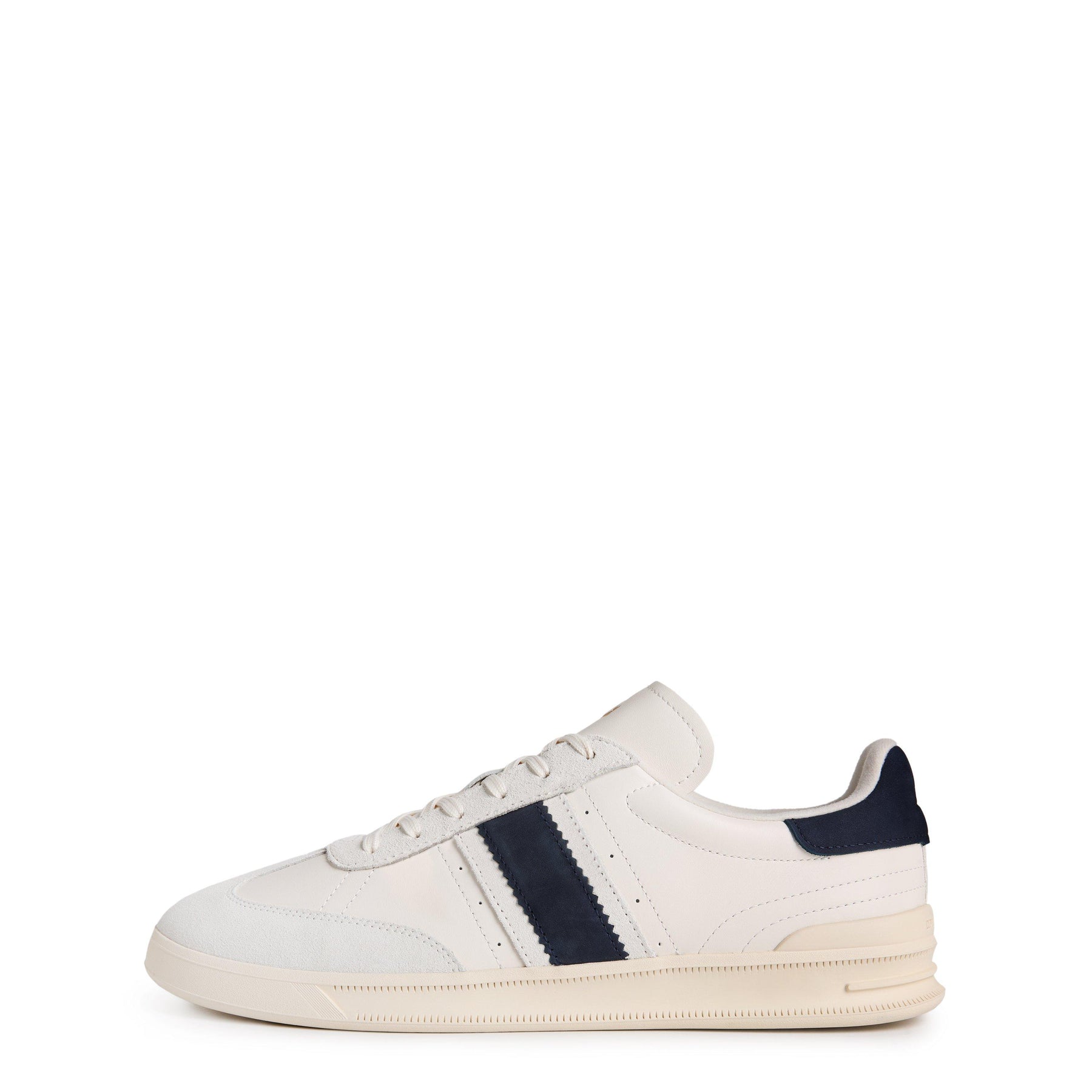 Heritage Aera Low Trainers