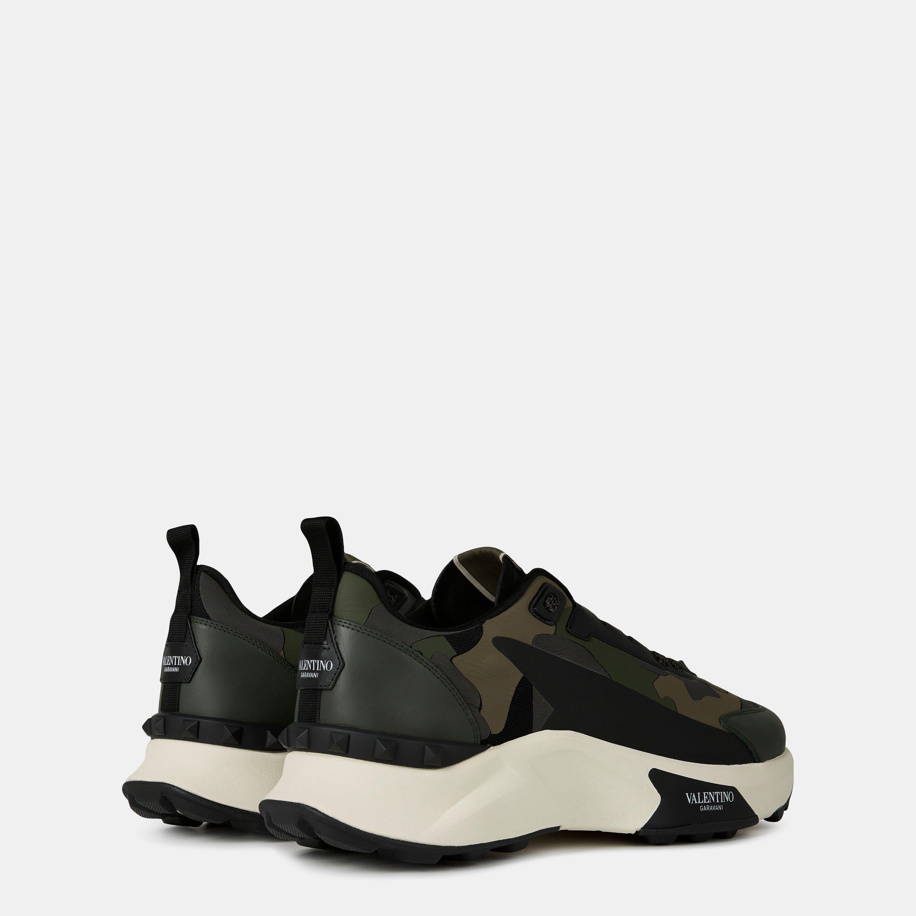 Low Top True Act Trainers