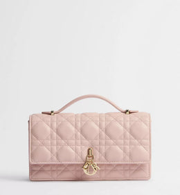 Powder-pink lambskin with Cannage motif