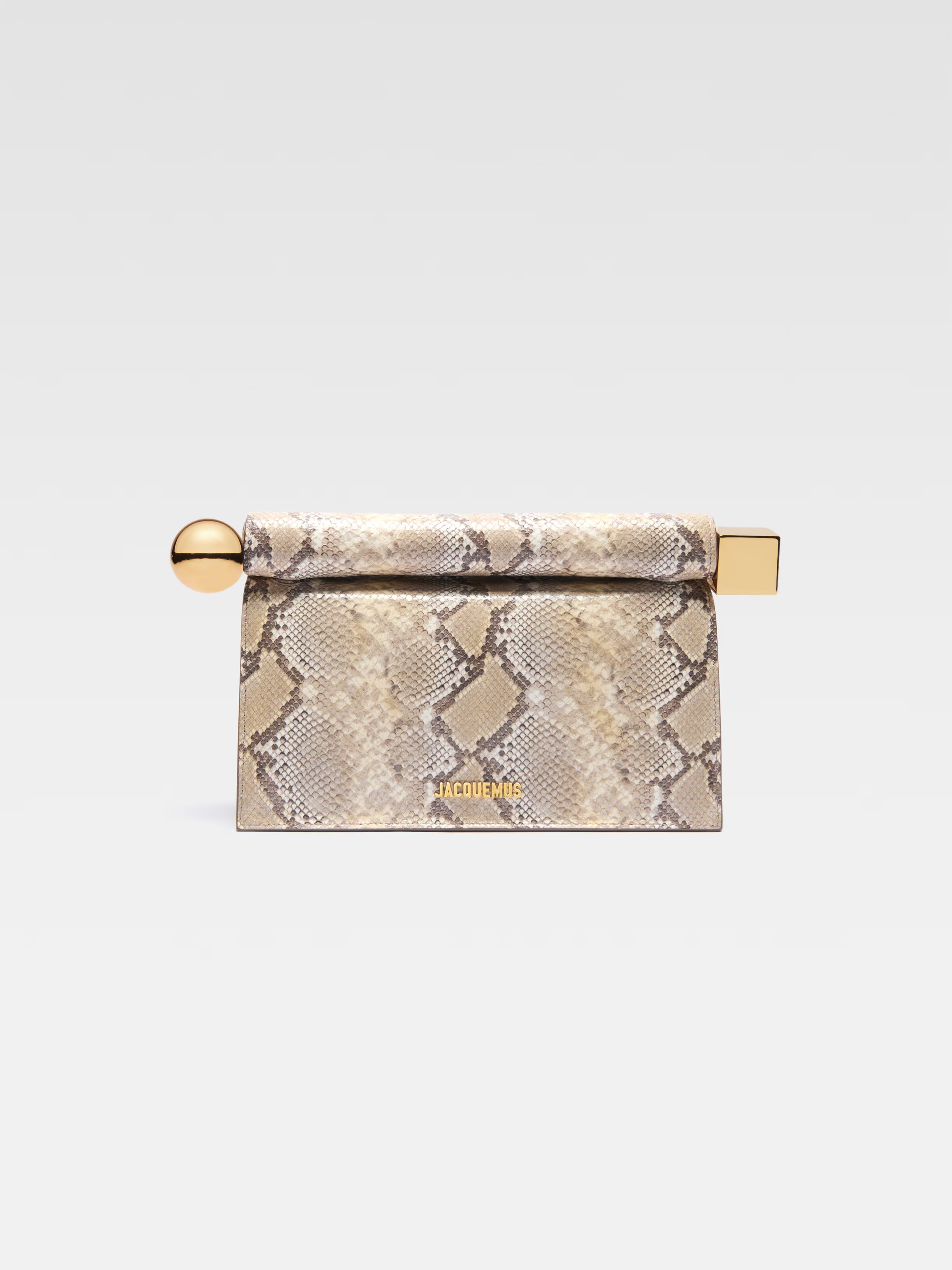 The Rond Carré clutch Take-out clutch.