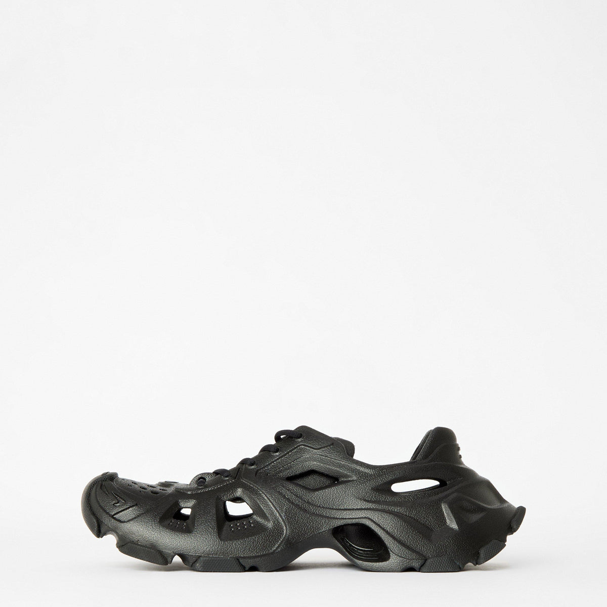 HD Rubber Low Top Sneakers