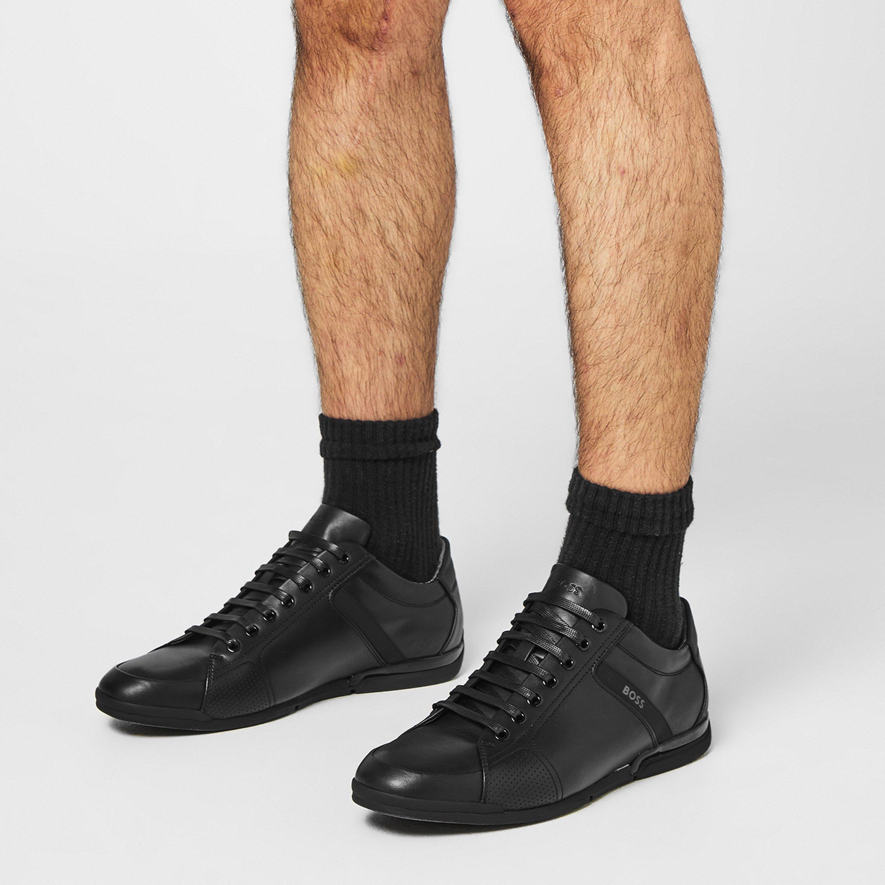 Men's Saturn Smooth Low Top Premium Leather Trainers