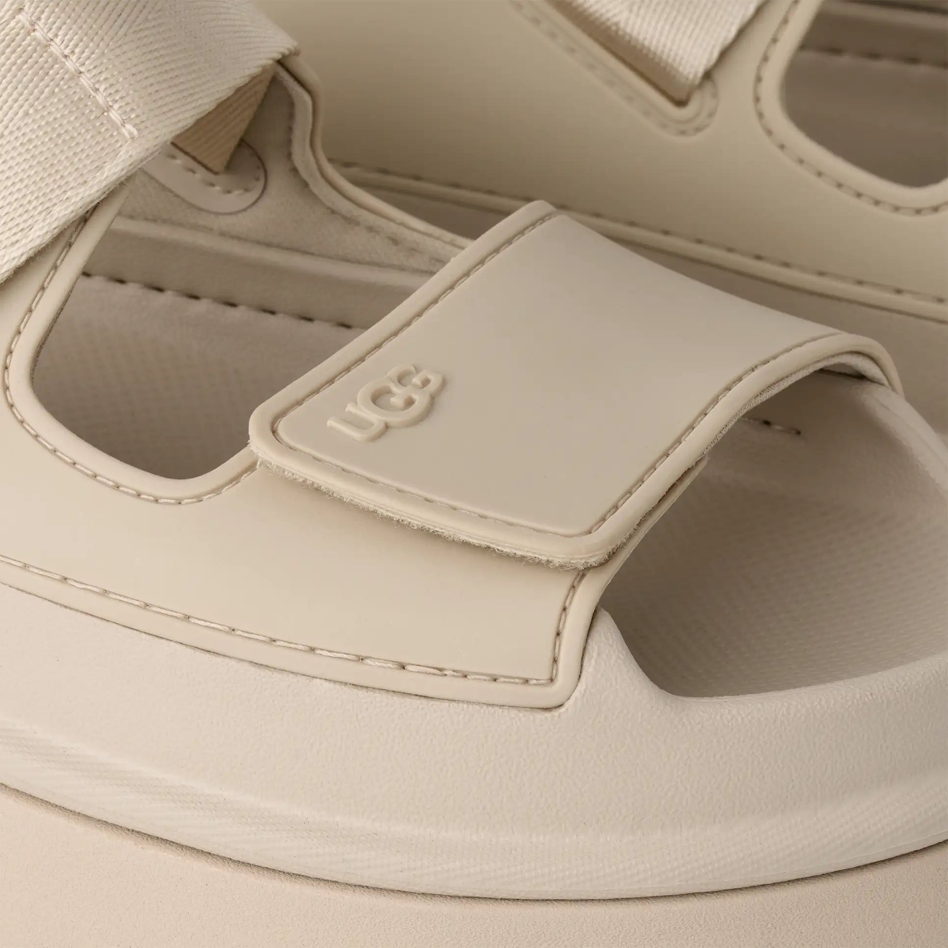 UGG® GoldenGlow Sandal – Summer’s Boldest It-Girl Essential