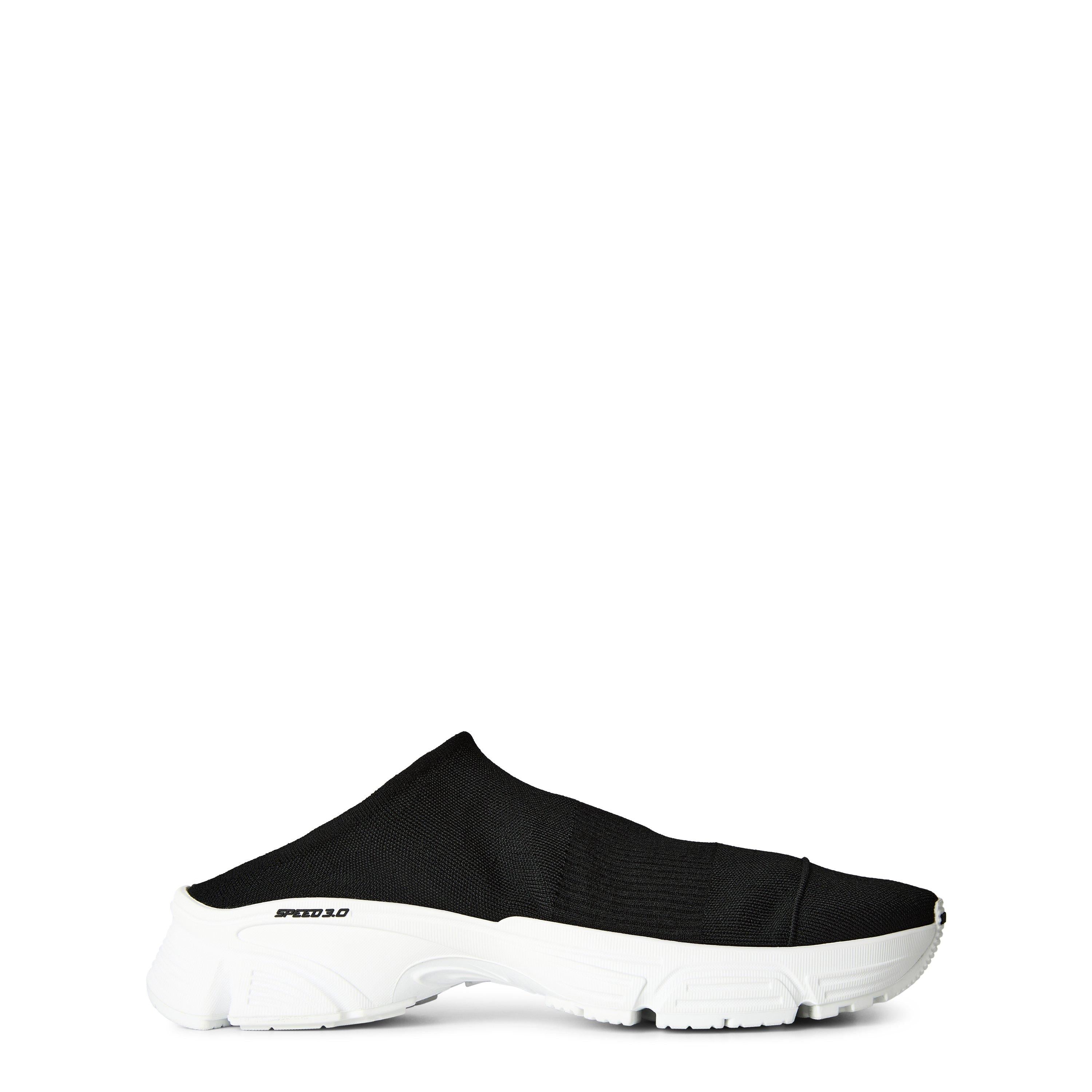Low-Top Trainers