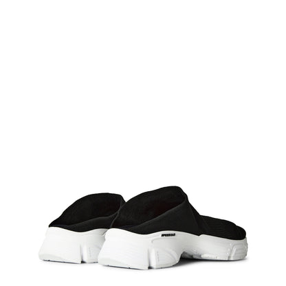 Low-Top Trainers