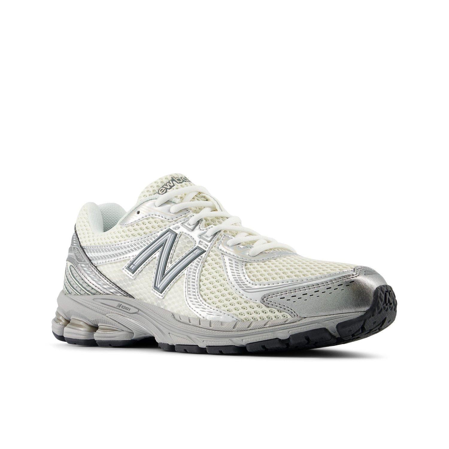 860v2 Trainers