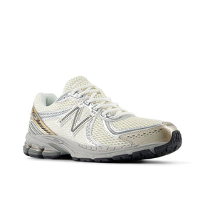 860v2 Trainers