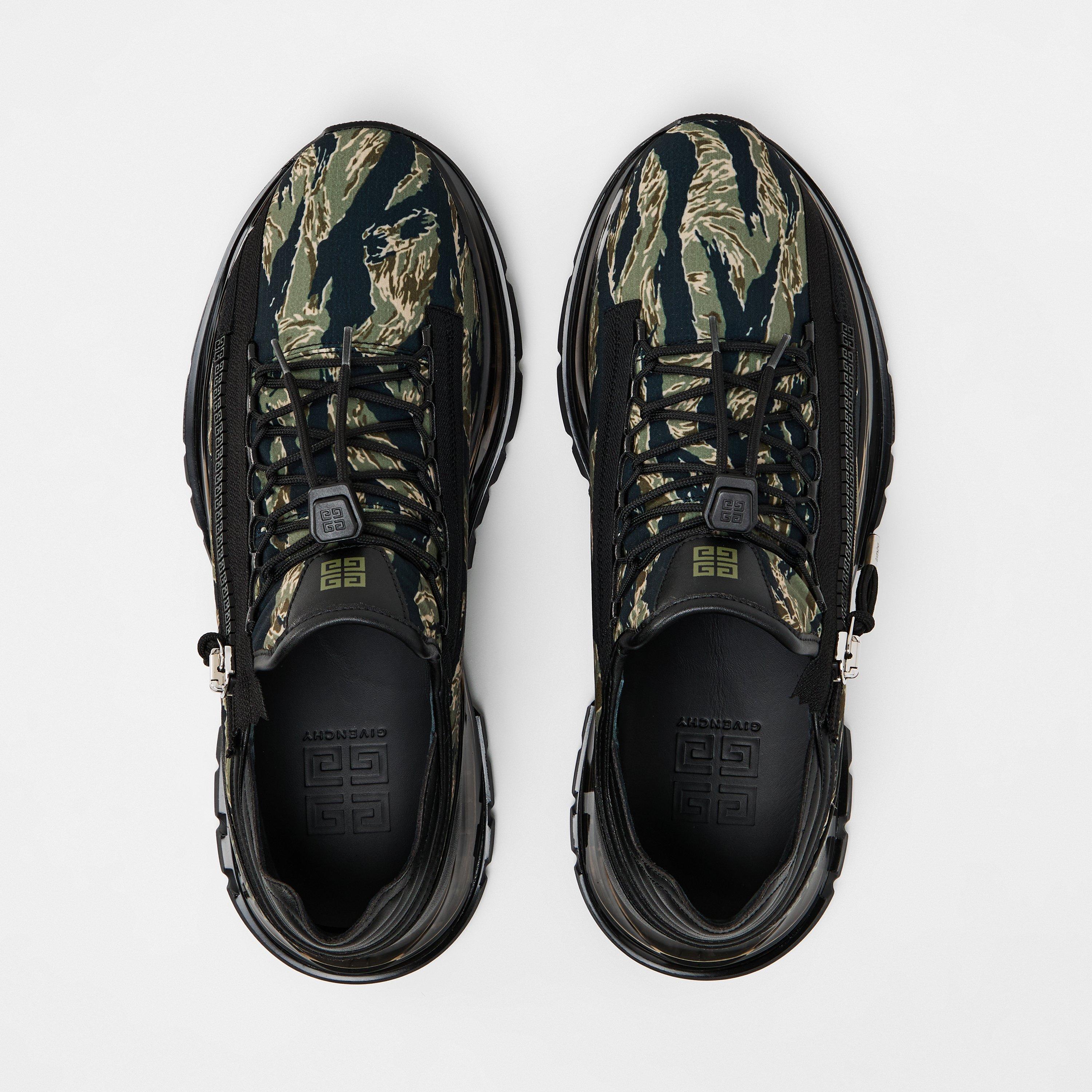 Men's GIV Spectre Zipped Runners