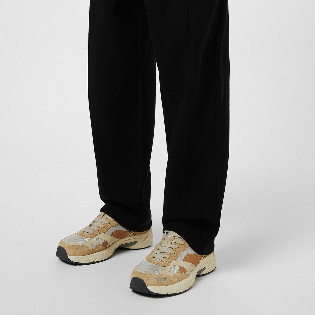Levitt Run Trainers