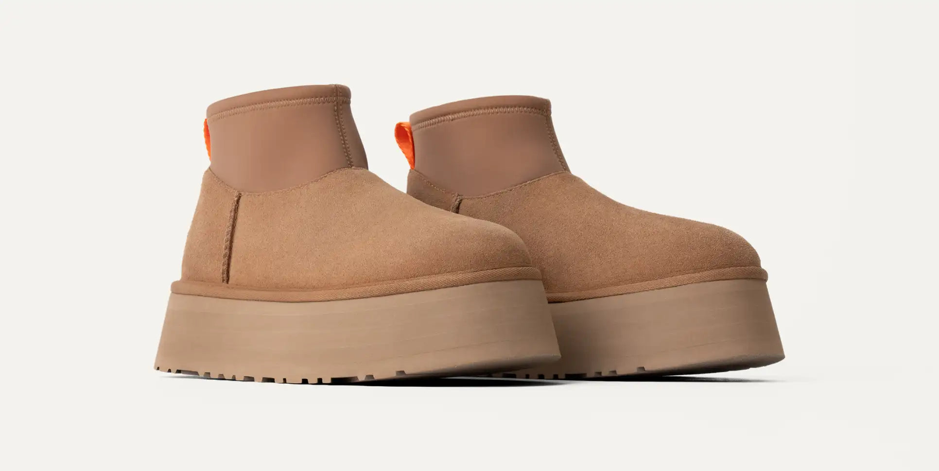 UGG® Classic Mini Dipper Platform Boot – Bold Style Meets Cozy Comfort