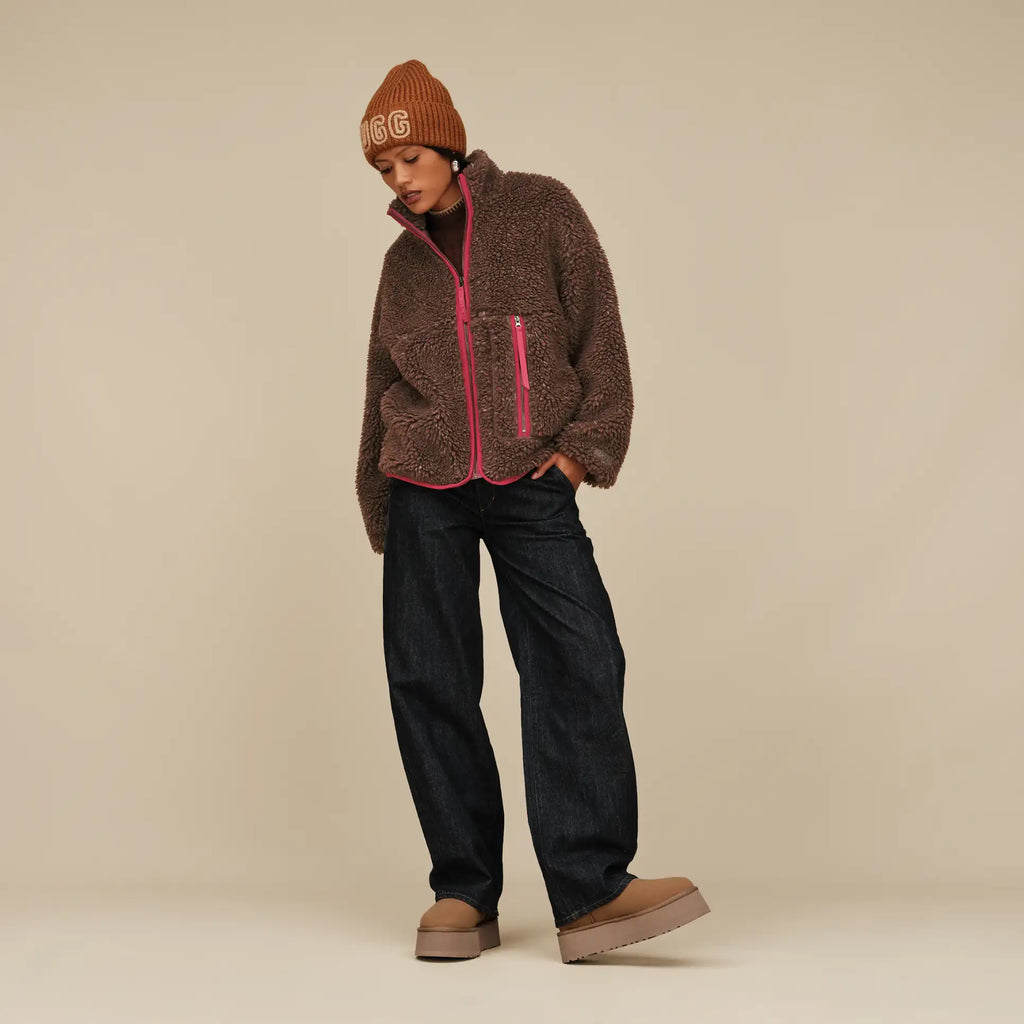 UGG® Classic Mini Dipper Platform Boot – Bold Style Meets Cozy Comfort