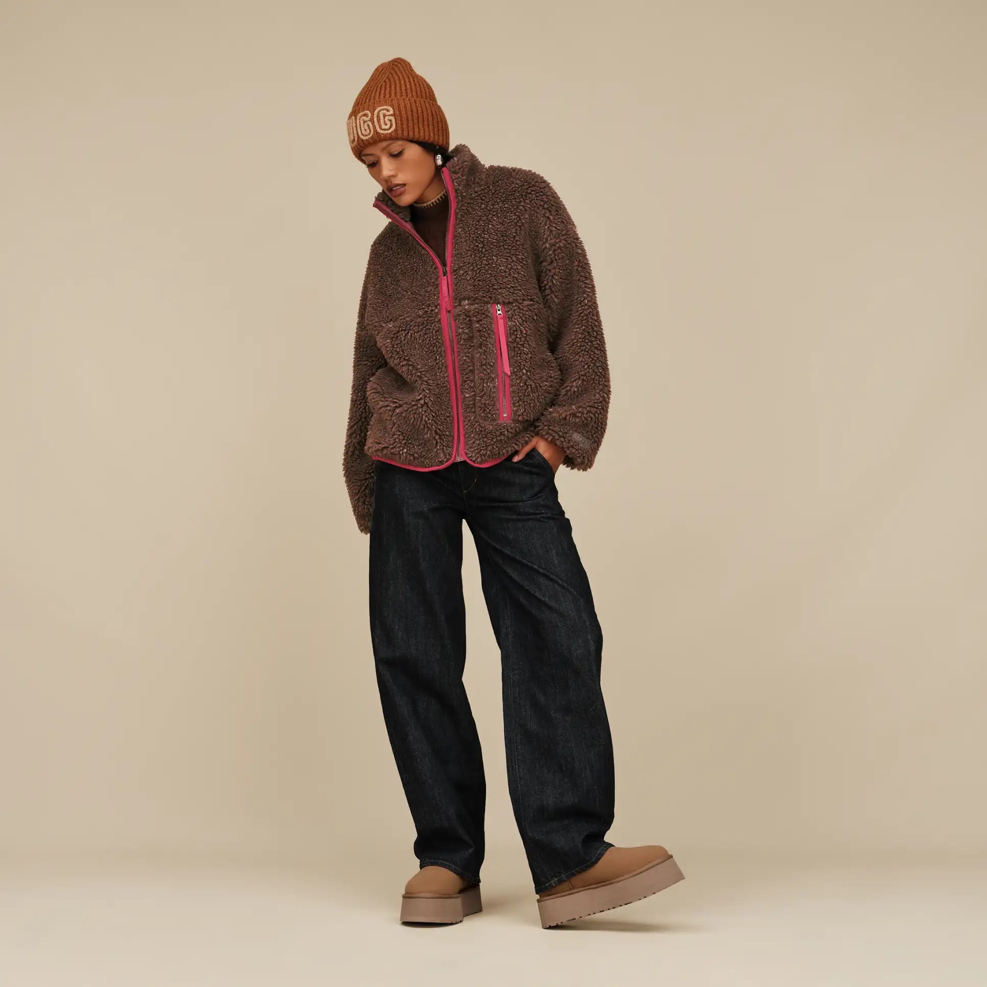 UGG® Classic Mini Dipper Platform Boot – Bold Style Meets Cozy Comfort