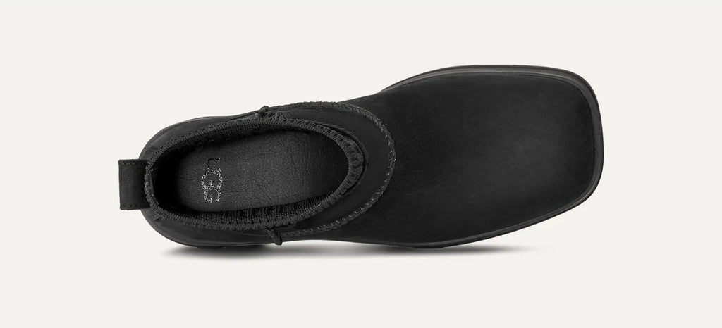 UGG® Moxy Chelsea Boot – Water-Resistant Leather, Elevated Style