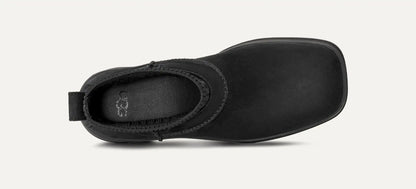 UGG® Moxy Chelsea Boot – Water-Resistant Leather, Elevated Style