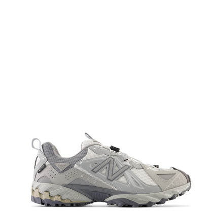 610t Sneakers