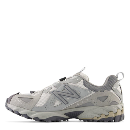 610t Sneakers