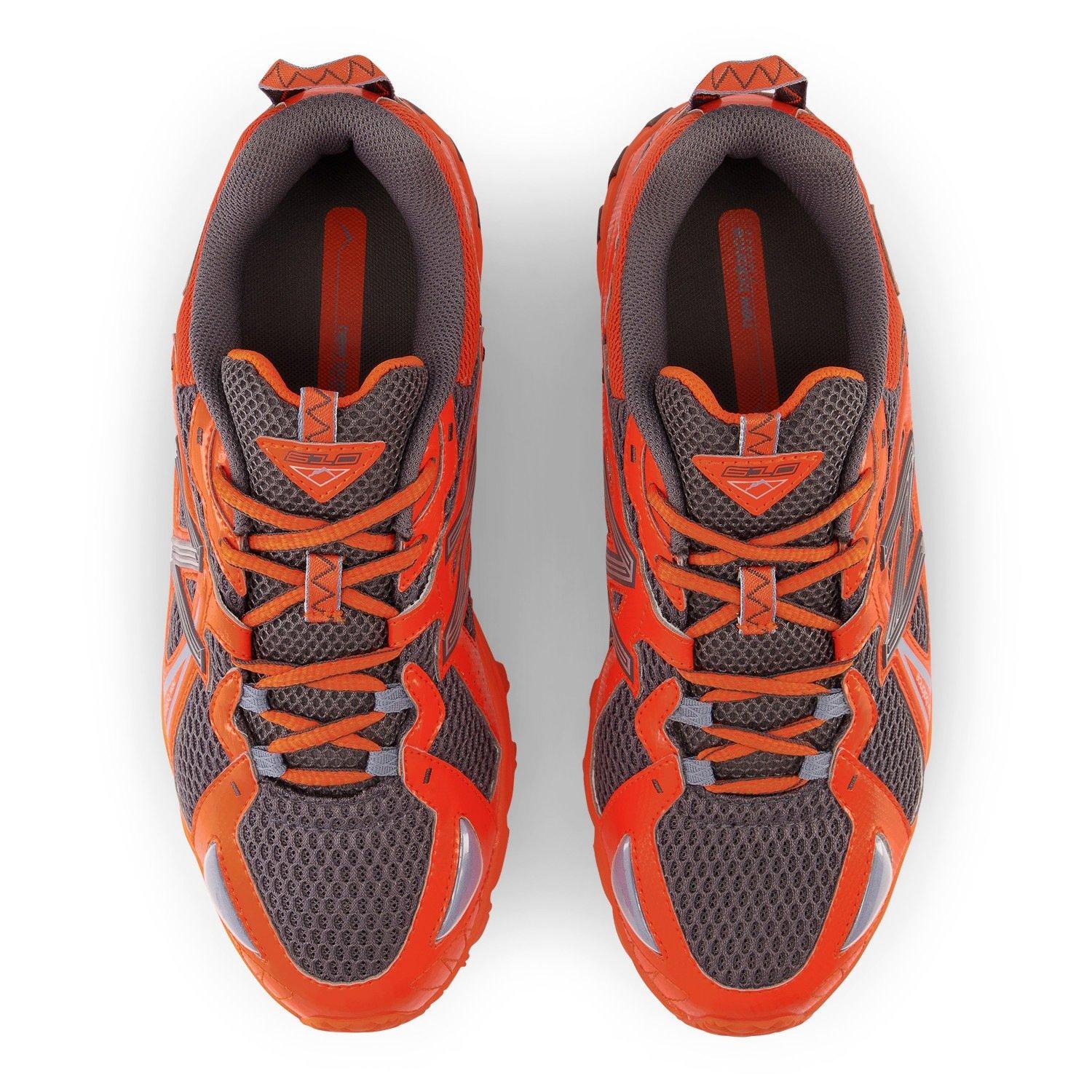 610t Sneakers