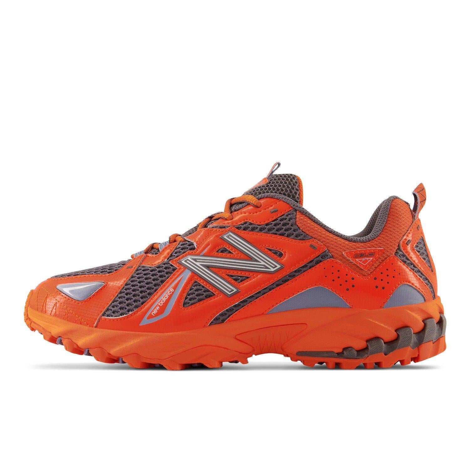610t Sneakers
